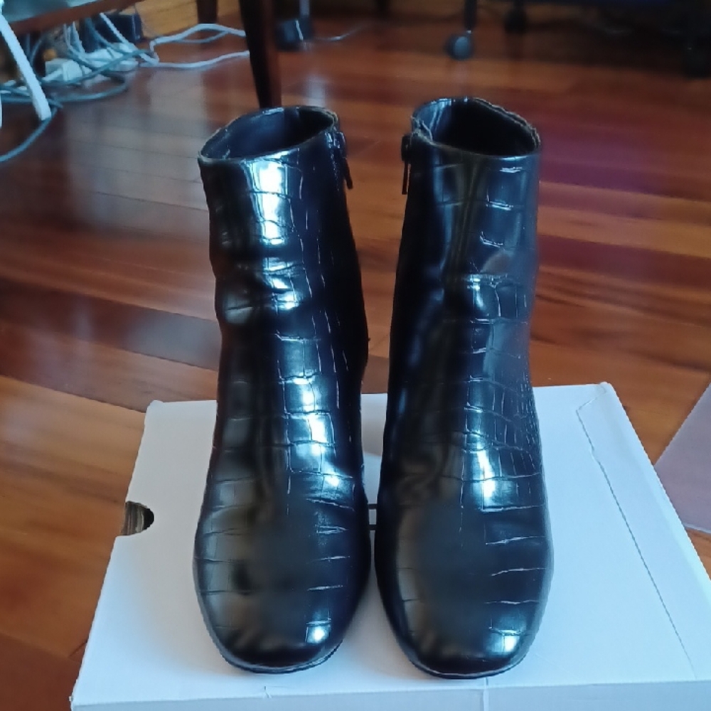 Aldo Shiny Black Croc-Pattern Ankle Boots